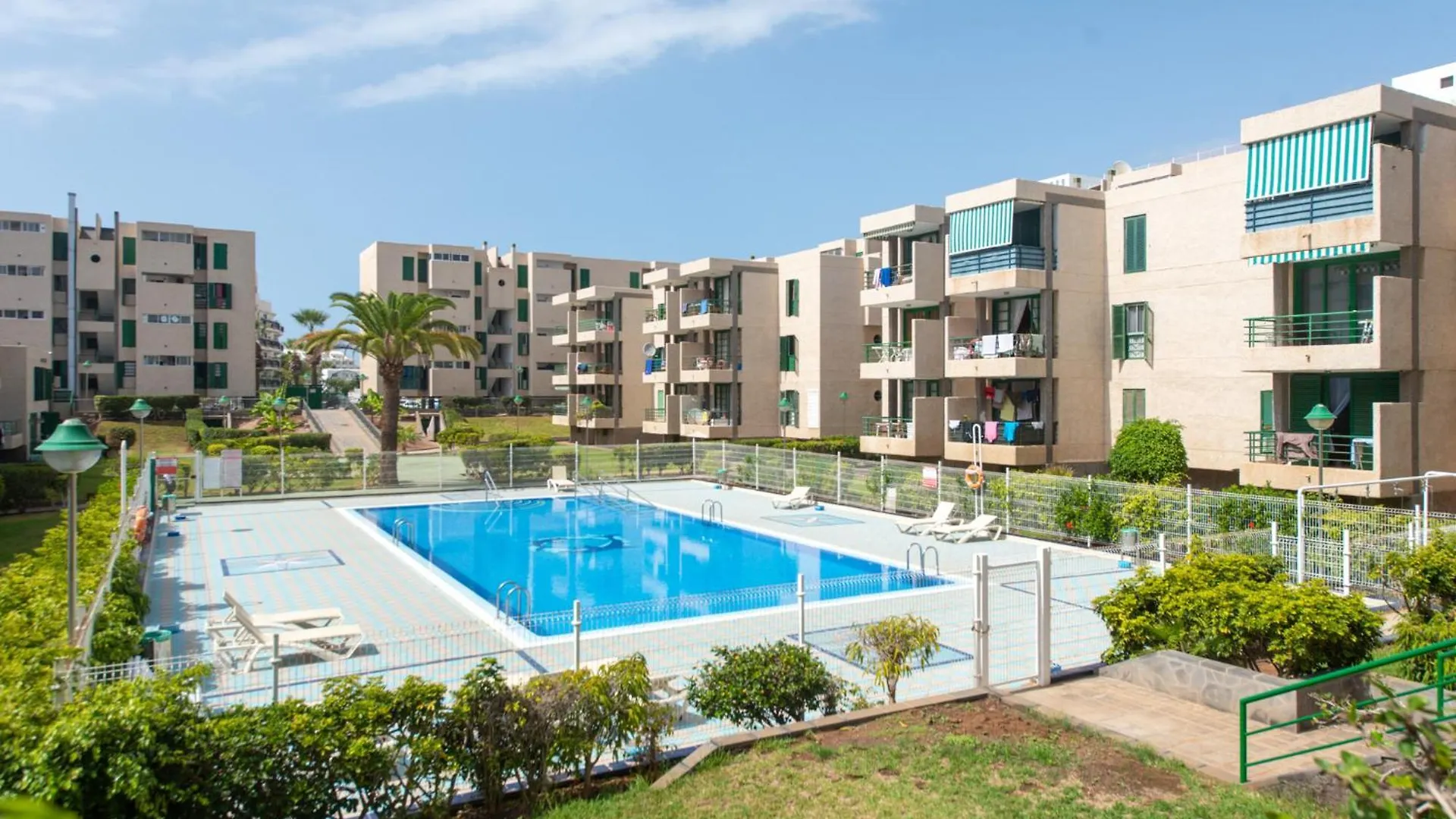 Apartment Central Location - Walk To The Beach, Shops & Dining Playa de las Americas